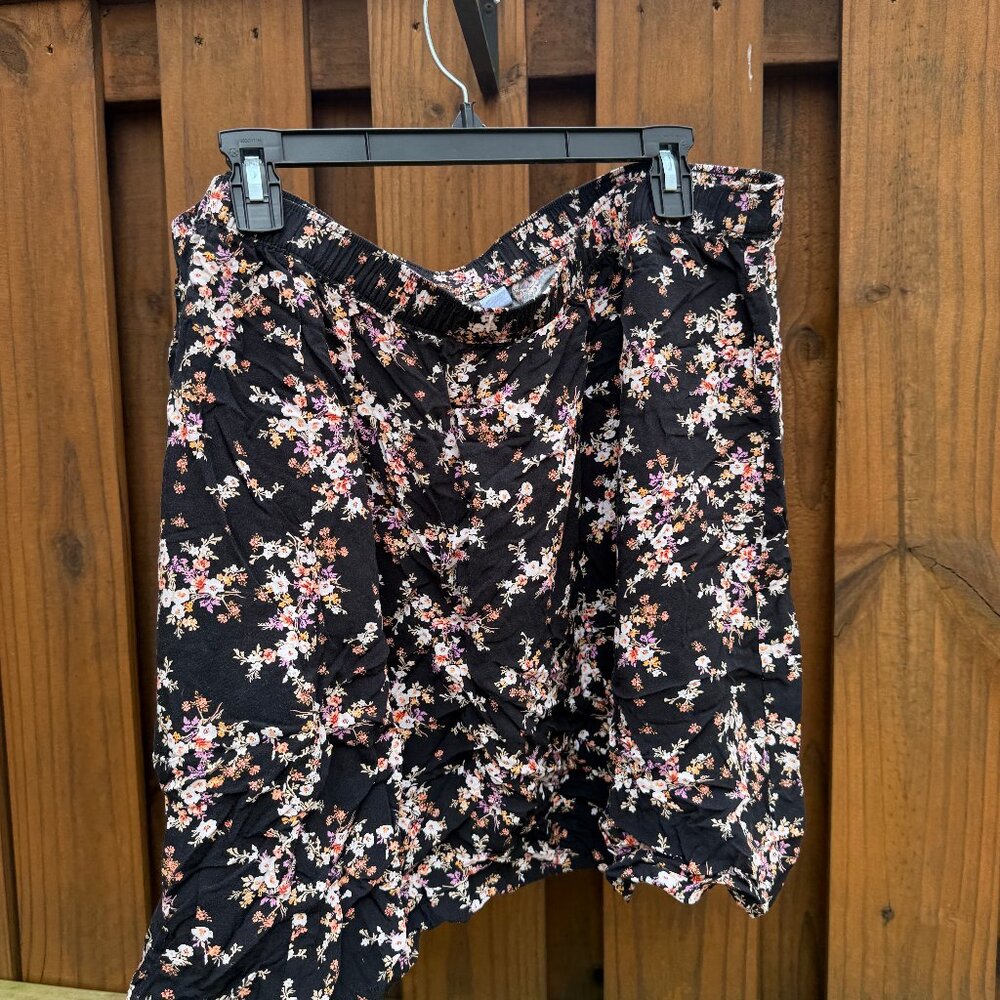 Short floral skirt